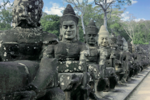 Angkor / Angkor Thom / Südtor / Dämonenbalustrade