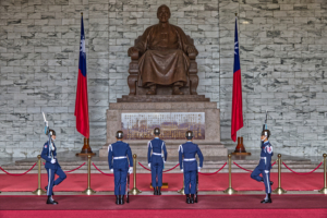 Taipeh / Chiang Kai-shek Memorial Hall / Wachablösung